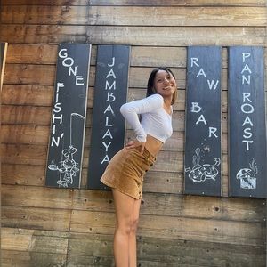 Meet your Posher, Enedina